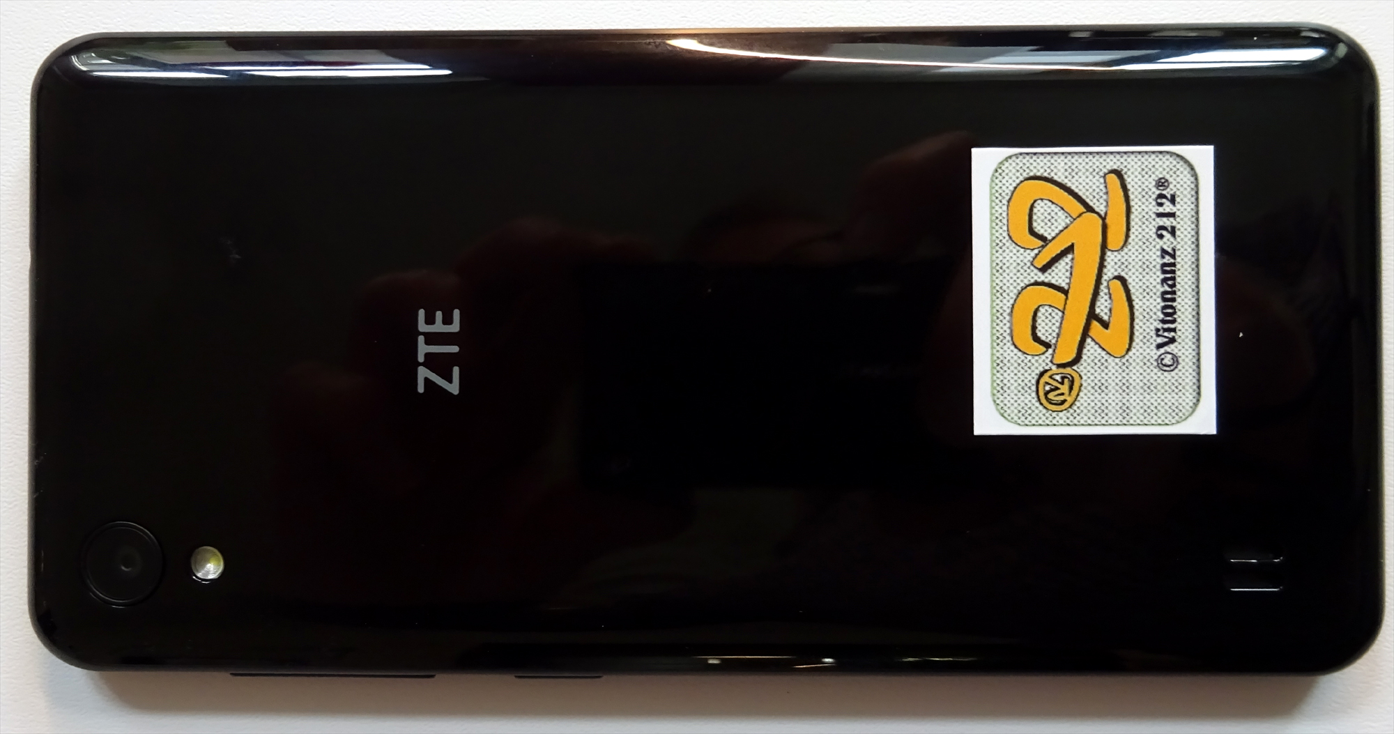 © Vitonanz 212® - Shield Mobielfunk Neutralizer in Anwendung auf Smartfone
